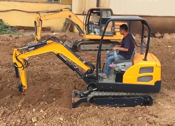 1.8 ton mini excavator HT18 testing